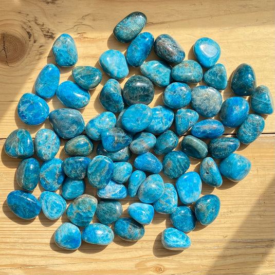 Apatite Tumblestone for Easing Sorrow & Personal Power - Tumblestones - Keshet Crystals in Petersfield