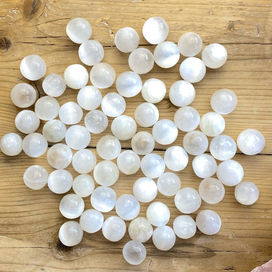 Selenite Tumblestone for Cleansing & Spiritual Guidance - Tumblestones - Keshet Crystals in Petersfield